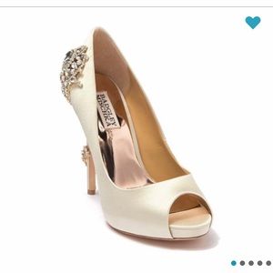Badgley Mischka Nude pumps